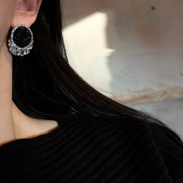 Black Label Party Queen Bold Cubic Earring Big Ear